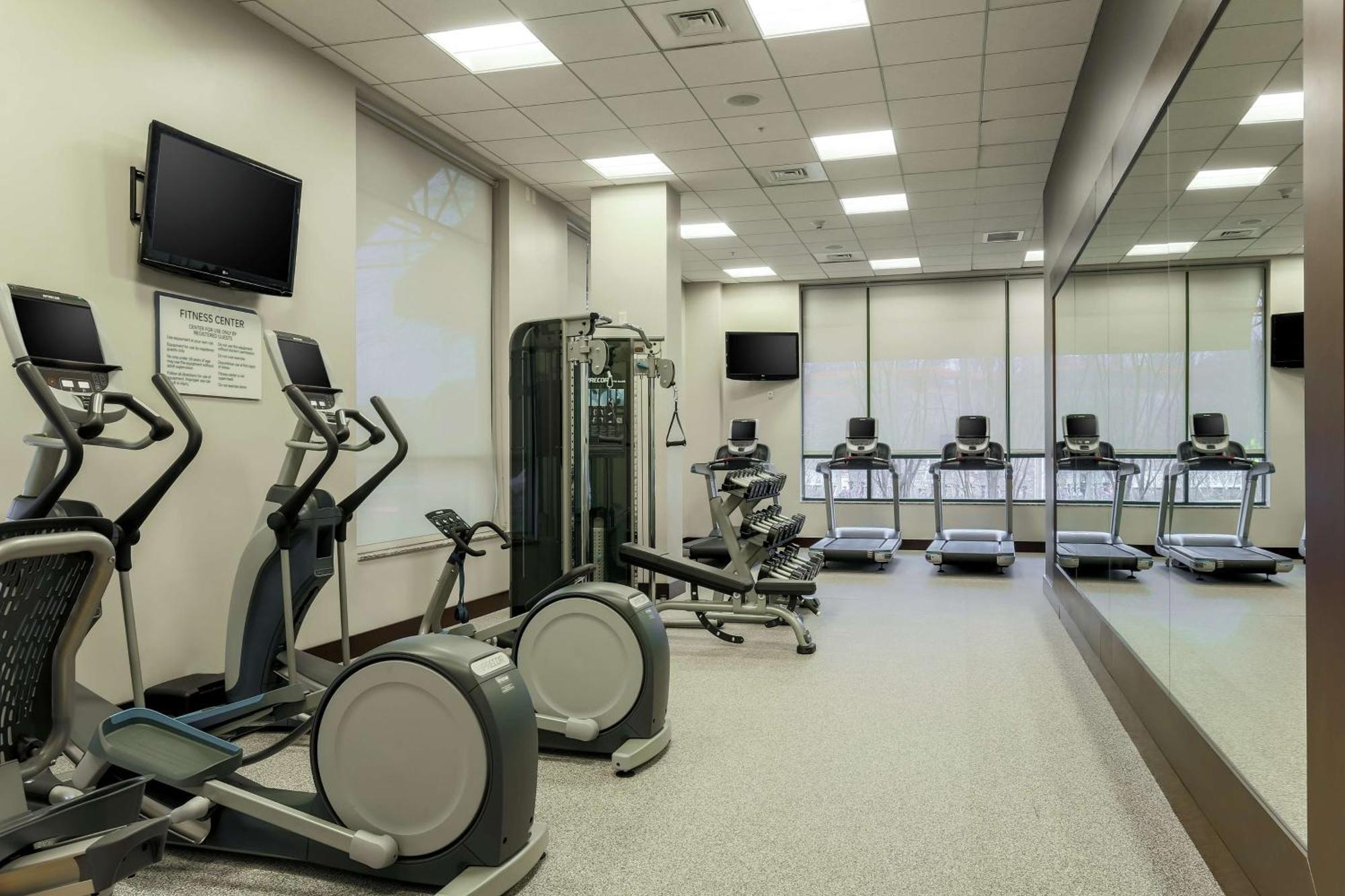 Hilton Garden Inn Shirlington Arlington Extérieur photo